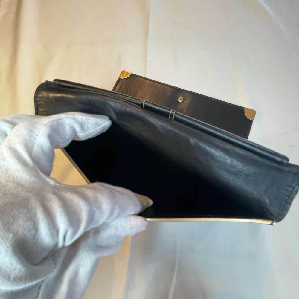 Louis Vuitton Suhali Porte-Trésor International Wallet - Picture 6 of 15